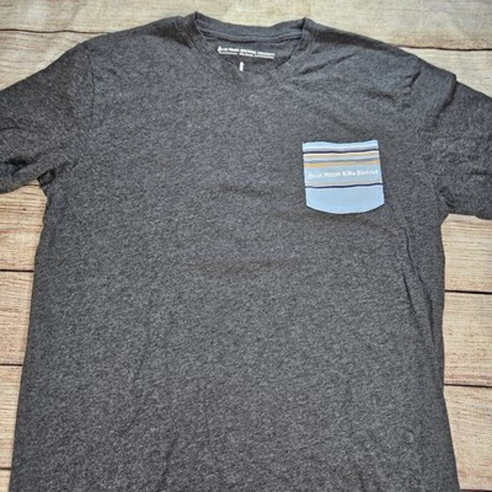 Blue Moon Pocket Tee Shirt Gray Size Large Beer Breweriana